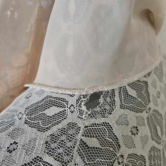 Lace Robe with Pink Bow - Picture 6 of 6